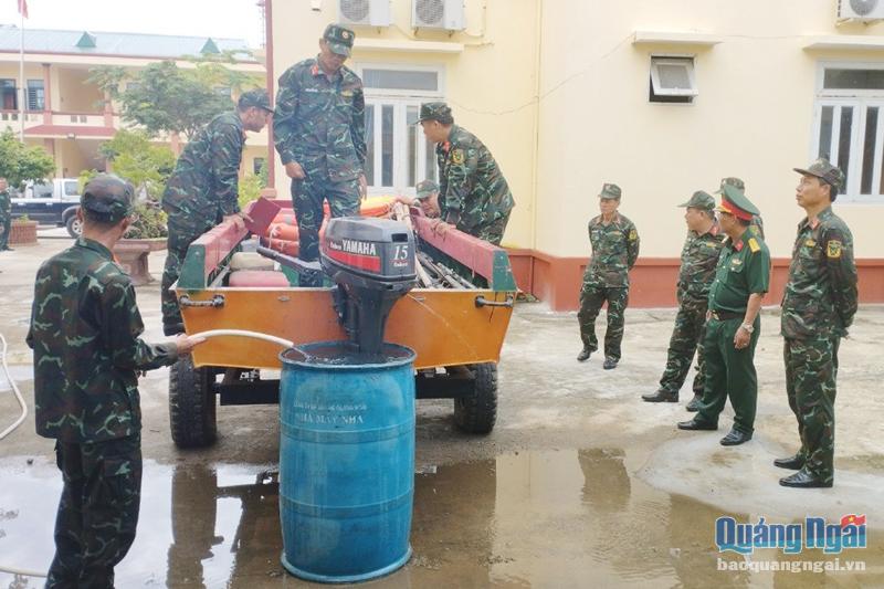 Bộ CHQS tỉnh kiểm tra công tác sẵn sàng lực lượng phương tiện ứng phó với bão số 4 tại các đơn vị trực thuộc.