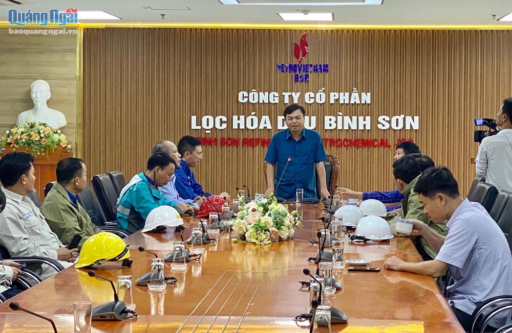 Thứ trưởng Bộ NN&PTNT Nguyễn Hoàng Hiệp làm việc tại Công ty CP lọc hóa dầu Bình Sơn.