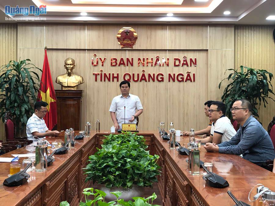 Phó Chủ tịch UBND tỉnh Trần Phước Hiền chủ trì cuộc họp tại điểm cầu Quảng Ngãi lúc 5 giờ sáng ngày 28/9.về thực hiện dự án trên địa bàn tỉnh Quảng Ngãi.