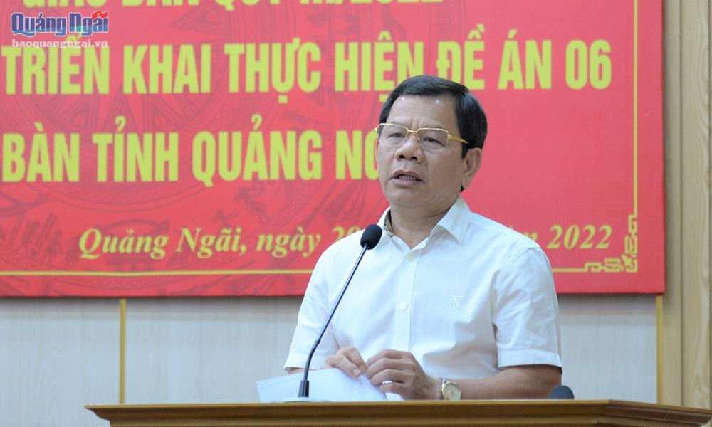 Chủ tịch UBND tỉnh Đặng Văn Minh phát biểu kết luận tại cuộc họp.