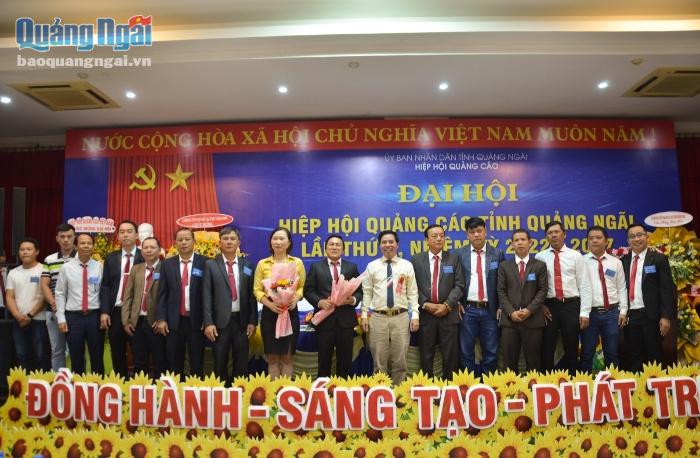Ban Chấp hành Hiệp Hội Quảng cáo tỉnh Quảng Ngãi, nhiệm kỳ 2022 - 2027 ra mắt tại đại hội.