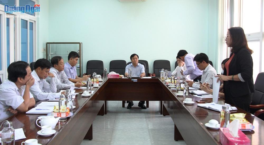 LĐLĐ tỉnh làm việc với Công đoàn KKT Dung Quất và các KCN Quảng Ngãi