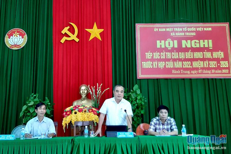Phó Chủ tịch Thường trực UBND tỉnh Trần Hoàng Tuấn trả lời ý kiến của cử tri.