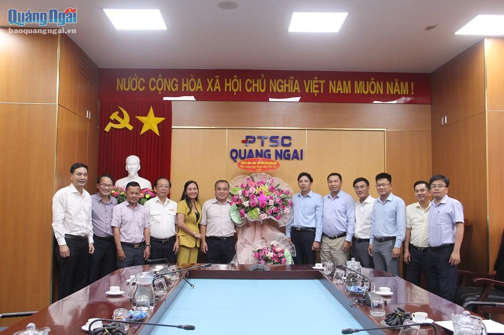 Phó Chủ tịch Thường trực UBND tỉnh Trần Hoàng Tuấn: Thăm, chúc mừng doanh nghiệp, doanh nhân