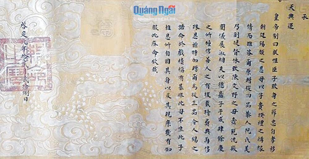 Chế phong Vua Khải Định truy tặng cho bà Nguyễn Thị Mỹ năm 1916.                            Ảnh: TẠ HÀ