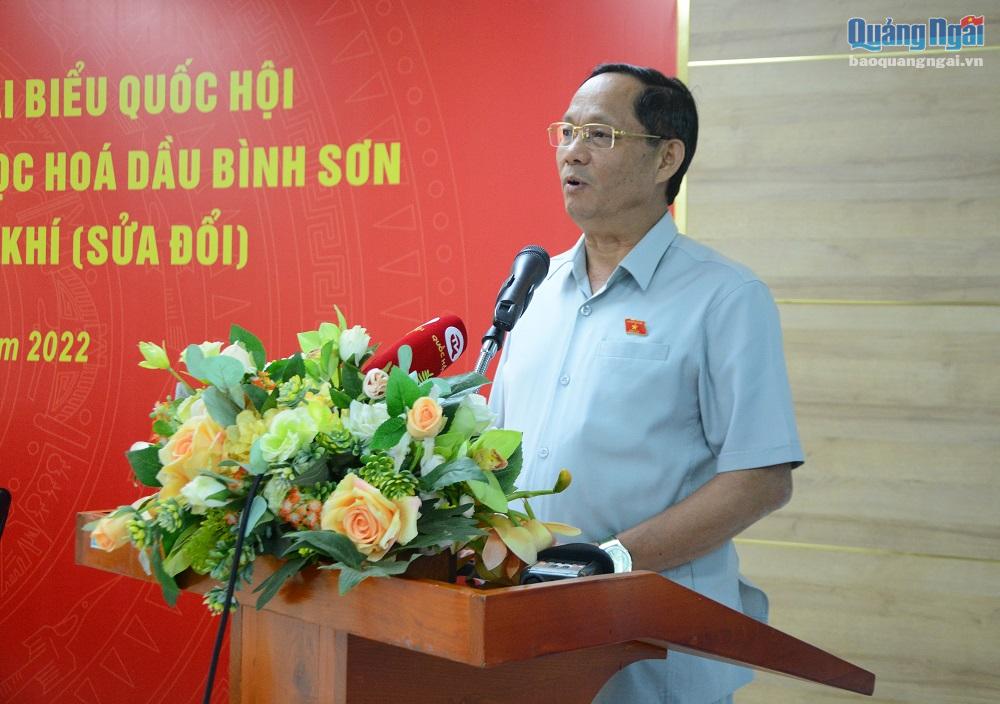 Phó Chủ tịch Quốc hội Trần Quang Phương tiếp xúc với cán bộ, công nhân viên Công ty CP Lọc hóa dầu Bình Sơn