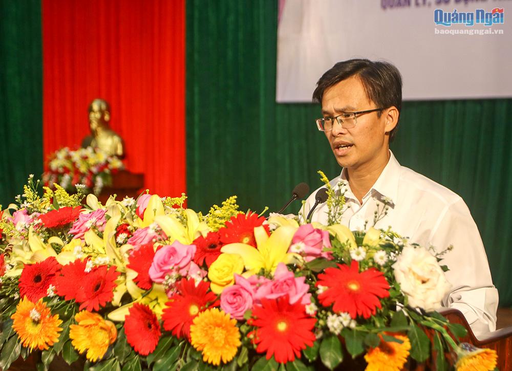 Đại diện UBND huyện Bình Sơn báo cáo tham luận công tác triển khai, kết quả thực hiện Chỉ thị 09/CT-UBND trên địa bàn huyện.