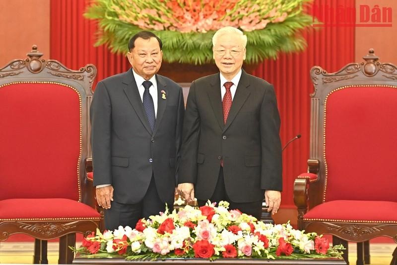 Tổng Bí thư Nguyễn Phú Trọng và Chủ tịch Thượng viện Vương quốc Campuchia Samdech Say Chhum. (Ảnh: ĐĂNG KHOA)