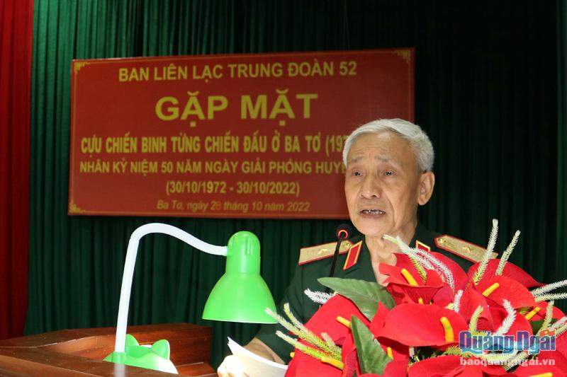 Thiếu tướng Nguyễn Nhật Kỷ - Trưởng ban Liên lạc Trung đoàn 52 Tây Tiến phát biểu tại buổi gặp mặt.