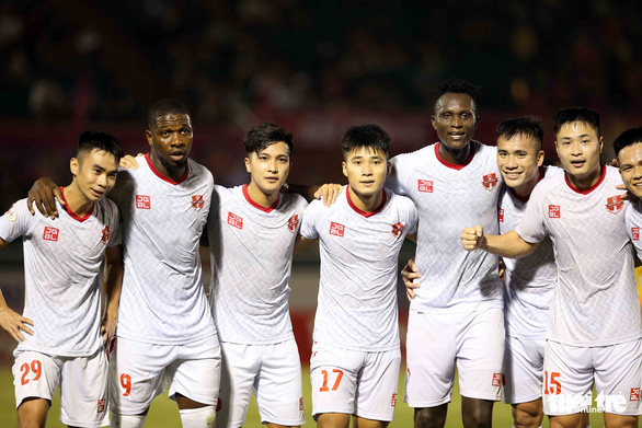 Đánh bại Sài Gòn, Hải Phòng chiếm ngôi đầu V-League