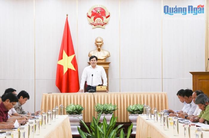 Phó Chủ tịch UBND tỉnh Trần Phước Hiền phát biểu chỉ đạo tại cuộc họp.