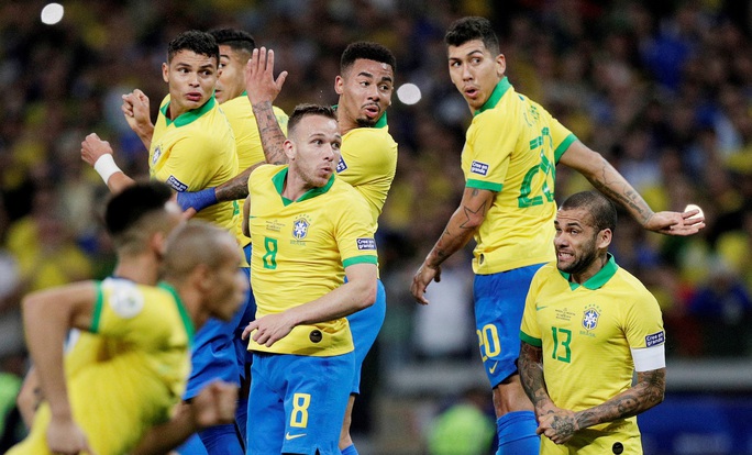 Danh sách tuyển Brazil được cả thế giới hồi hộp dõi theo.