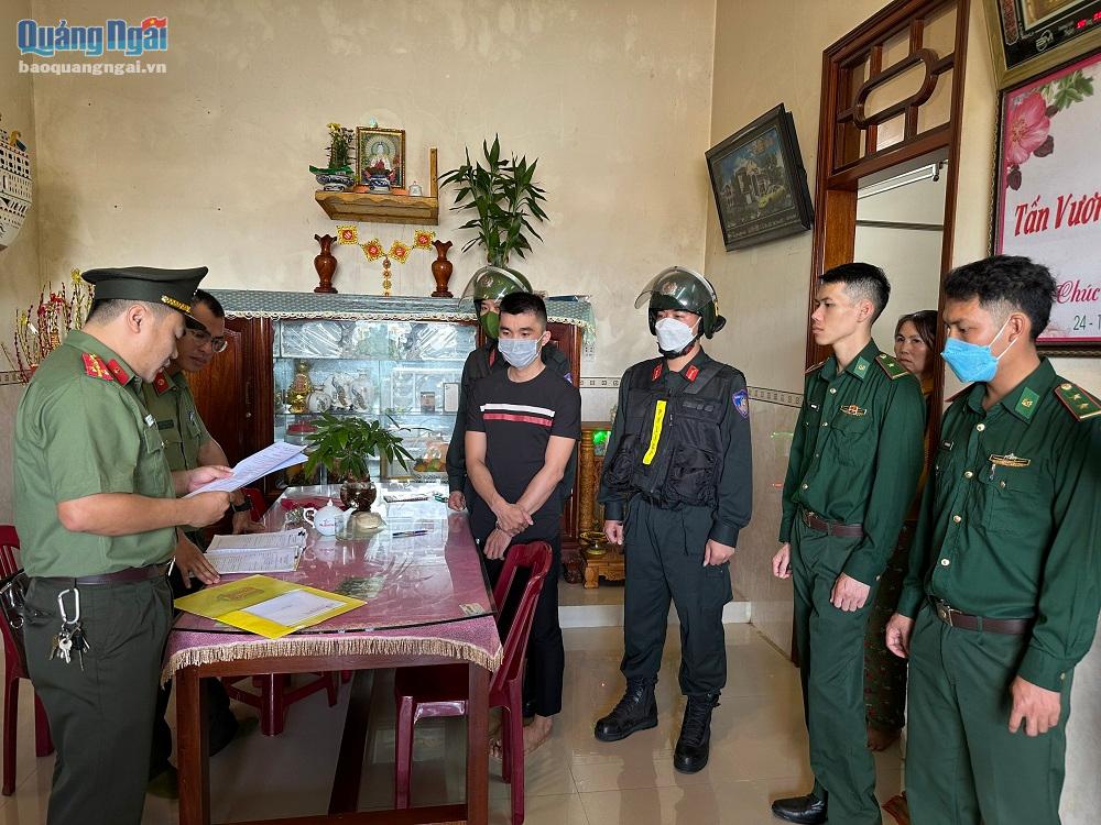 Phòng An ninh điều tra, Công an tỉnh đã thi hành lệnh bắt bị can để tạm giam và Lệnh khám xét chỗ ở đối với Huỳnh Thanh Tú.
