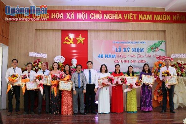 Nhiều địa phương kỷ niệm 40 năm Ngày Nhà giáo Việt Nam