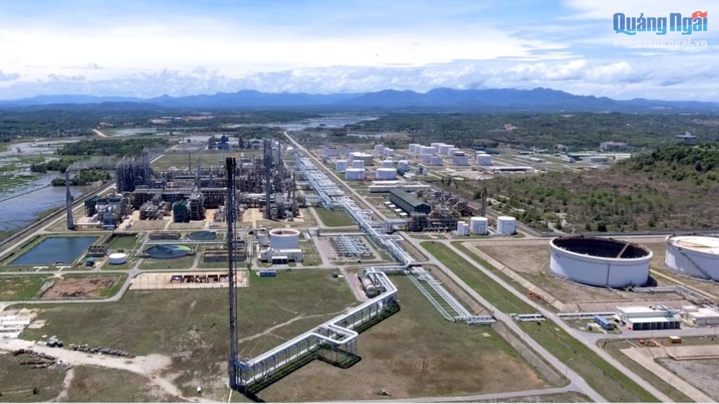 Kể từ ngày 22/2/2009, Nhà máy Lọc dầu Dung Quất đã xuất bán dòng sản phẩm thương mại đầu tiên