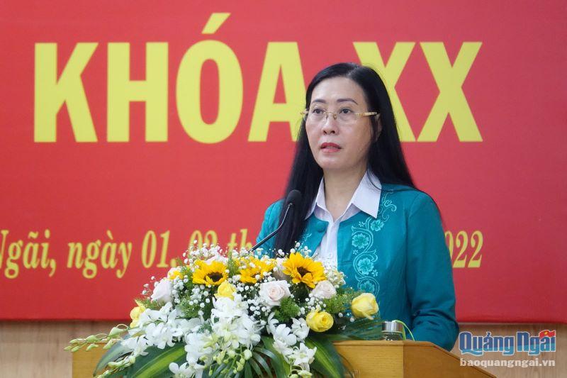 Ùy viên Trung ương Đảng, Bí thư Tỉnh ủy, Chủ tịch HĐND tỉnh Bùi Thị Quỳnh Vân phát biểu khai mạc hội nghị.