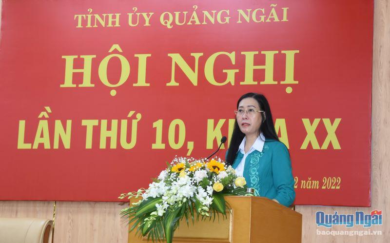 Ủy viên Trung ương Đảng, Bí thư Tỉnh ủy, Chủ tịch HĐND tỉnh Bùi Thị Quỷnh Vân phát biểu khai mạc hội nghị.