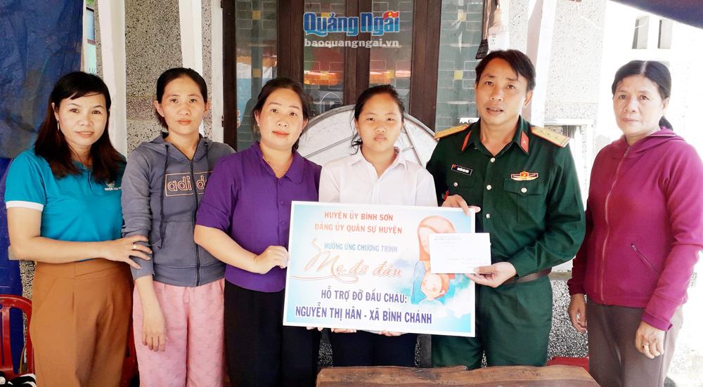 Đảng ủy Quân sự huyện Bình Sơn: Nhận đỡ đầu học sinh nghèo, hiếu học