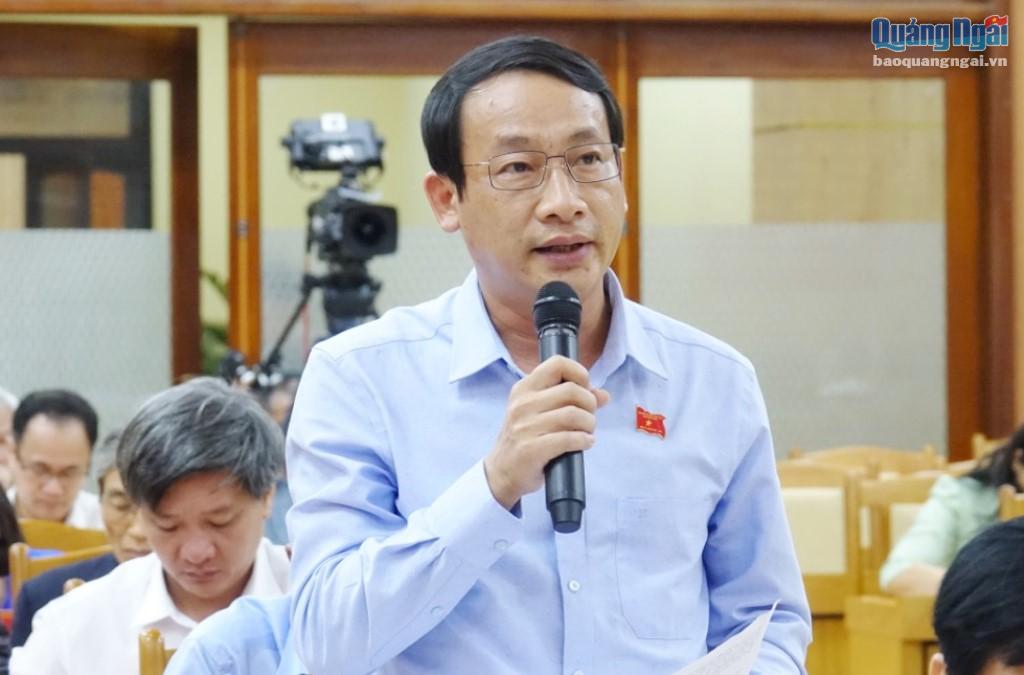 Đại biểu Nguyễn Mạnh Thắng đặt câu hỏi liên quan đến lĩnh vực an ninh, trật tự.
