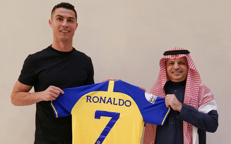 Ronaldo tìm bến đỗ mới tại bóng đá châu Á. (Ảnh: Al Nassr)