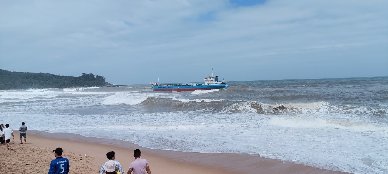 Cứu tàu hàng bị nạn ở khu vực biển Sa Huỳnh