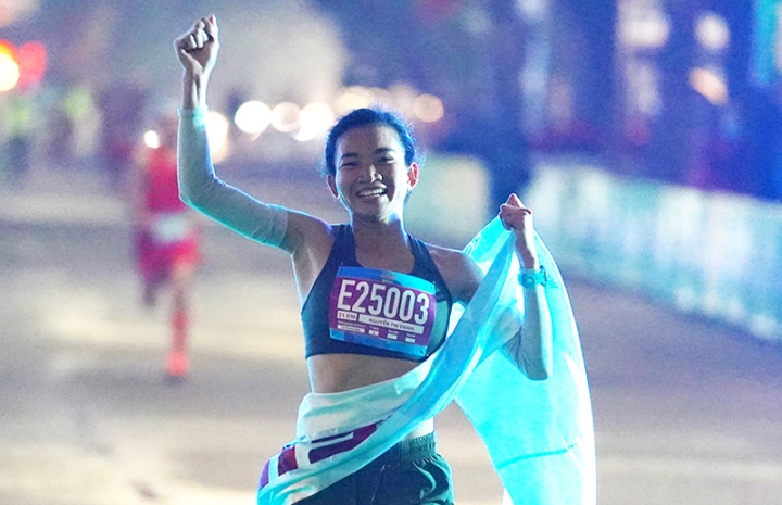Nguyễn Thị Oanh vô địch giải Bán Marathon Quốc tế Việt Nam ngày đầu năm mới 2023