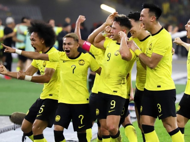Loại Singapore, Malaysia gặp Thái Lan ở bán kết AFF Cup