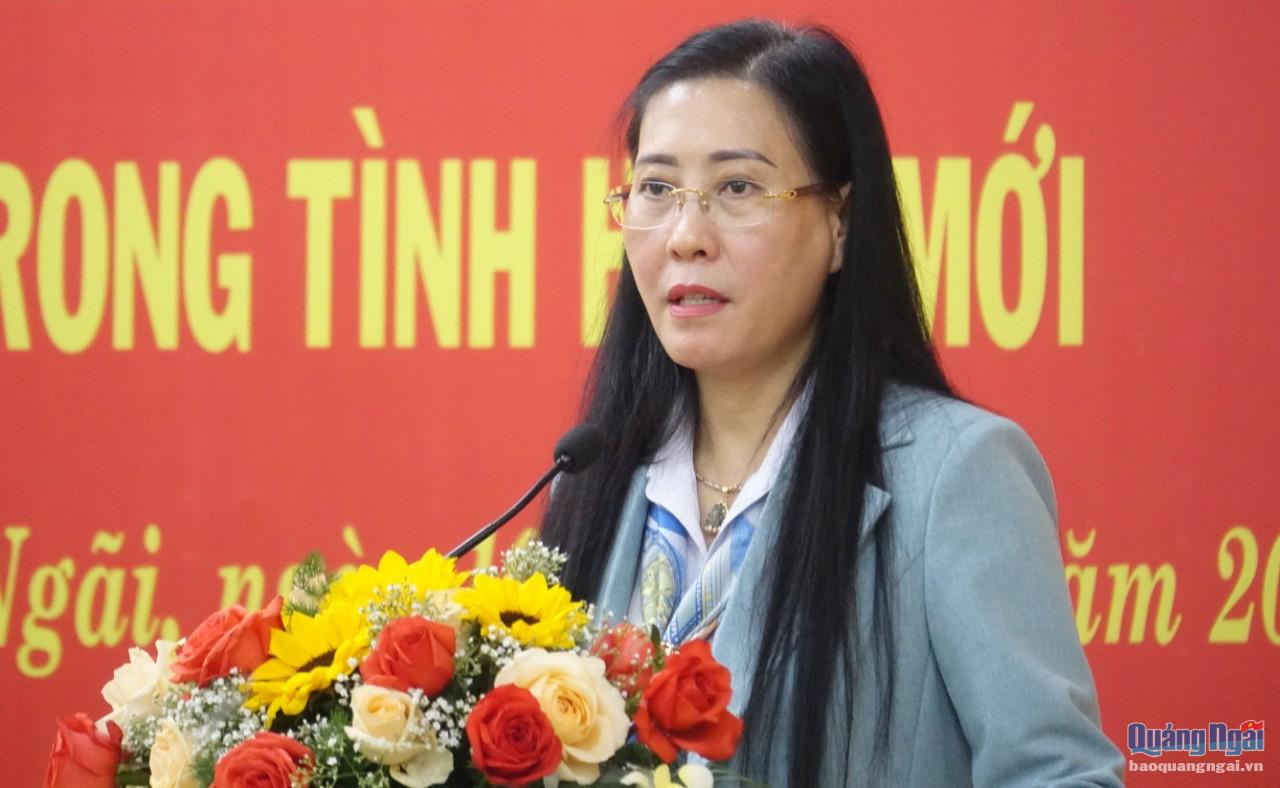 Ủy viên Trung ương Đảng, Bí thư Tỉnh ủy, Chủ tịch HĐND tỉnh Bùi Thị Quỳnh Vân phát biểu kết luận hội nghị. 