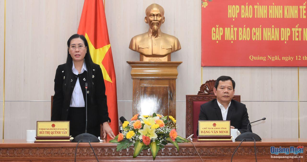 Ủy viên Trung ương Đảng, Bí thư Tỉnh ủy, Chủ tịch HĐND tỉnh Bùi Thị Quỳnh Vân phát biểu chúc mừng năm mới các cơ quan báo chí.