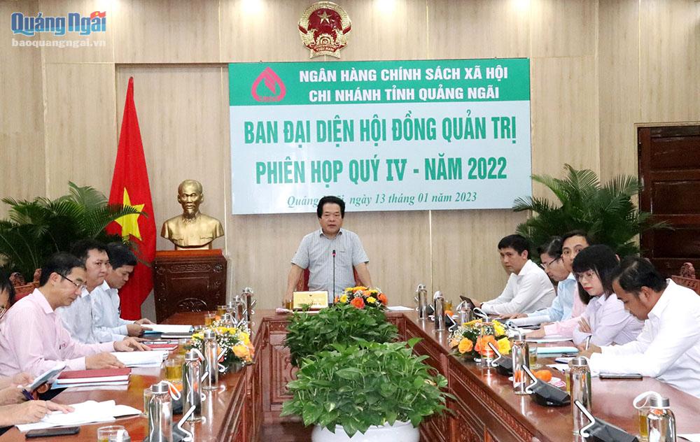 Phó Chủ tịch UBND tỉnh Võ Phiên phát biểu tại cuộc họp.