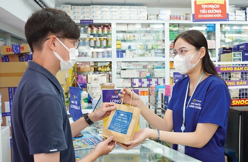 FPT Long Châu: Đồng hành chăm sóc sức khỏe cộng đồng
