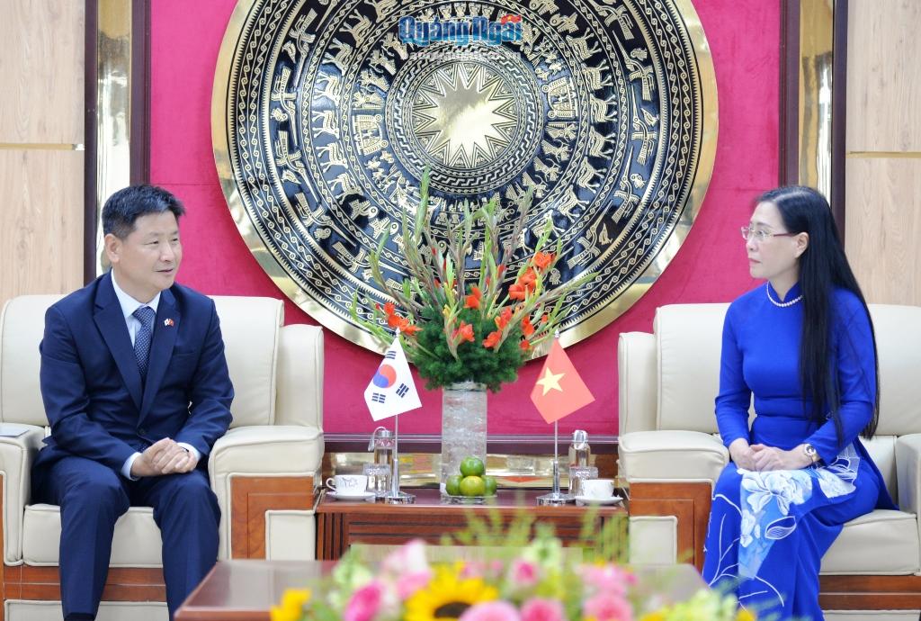 Lãnh đạo tỉnh tiếp Tổng Lãnh sự Hàn Quốc tại TP.Đà Nẵng