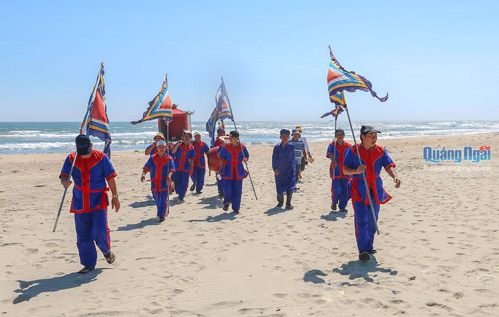 Độc đáo lễ hội cầu ngư tại làng chài ven biển Mỹ Khê