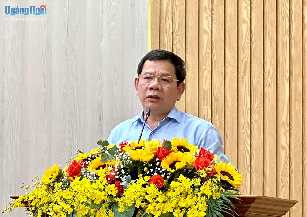 Chủ tịch UBND tỉnh Đặng Văn Minh làm việc với Ban Quản lý dự án đầu tư xây dựng các công trình giao thông tỉnh