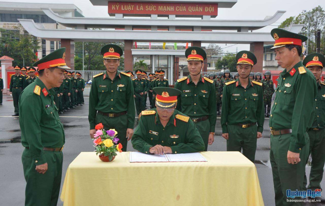 Lực lượng vũ trang tỉnh ra quân huấn luyện năm 2023