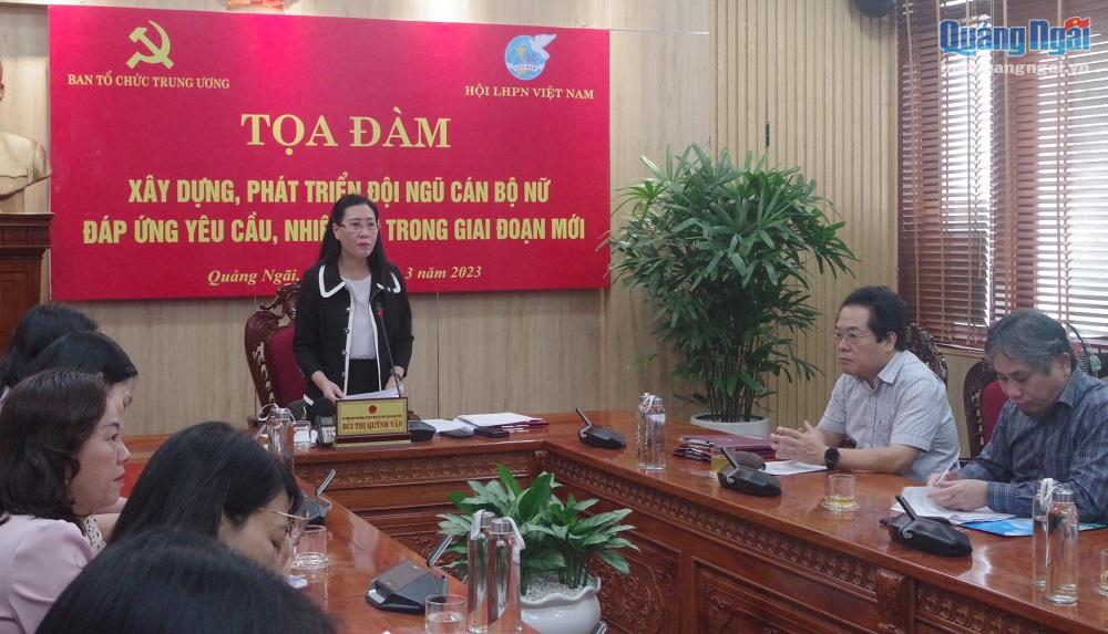 Ủy viên Trung ương Đảng, Bí thư Tỉnh ủy, Chủ tịch HĐND tỉnh Bùi Thị Quỳnh Vân tham gia phát biểu tại buổi tọa đàm.