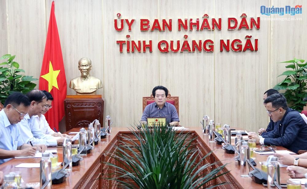 Phó Chủ tịch UBND tỉnh Võ Phiên phát biểu tại buổi làm việc.