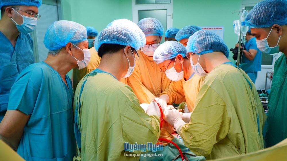 Bệnh viện Đa khoa tỉnh: Làm chủ kỹ thuật thay khớp gối